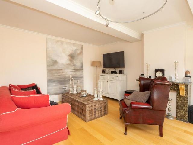 Appartement te huur in Nassaubuurt, Den Haag