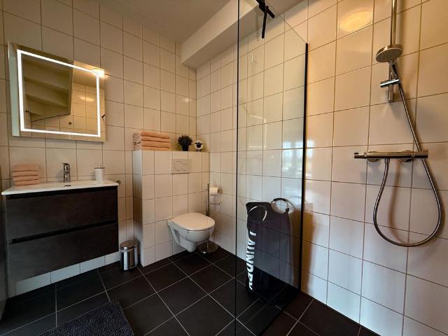 Appartement te huur in Broek in Waterland, Watergang