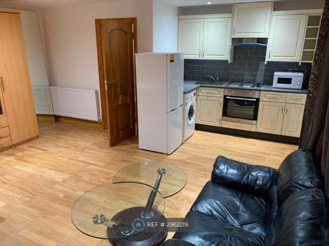 Studio for rent in London Borough of Croydon, Thornton Heath