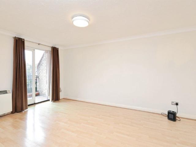 Apartment for rent in Watford Heath, North Watford