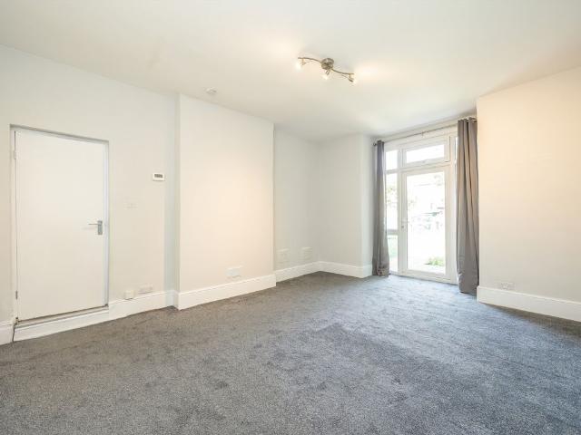 Studio for rent in London Borough of Croydon, Norbury