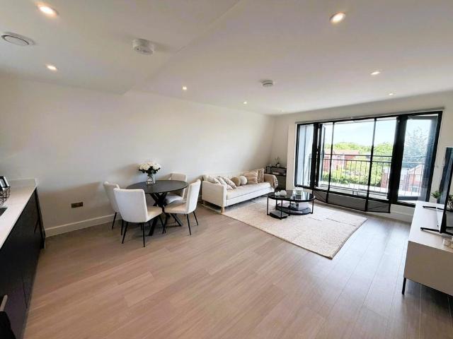 Apartment for rent in London Borough of Ealing, Greater London