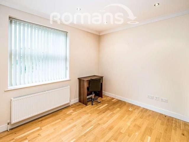 Apartment for rent in Farnham Common, Isle Of Man
