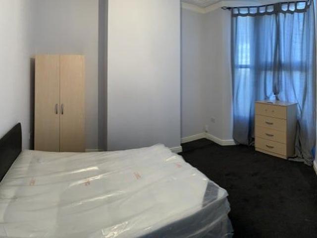 Room for rent in Thames View, Greater London