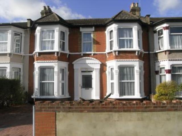Apartment for rent in Seven Kings, Greater London