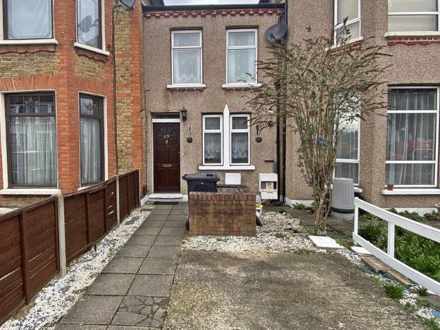 House for rent in Seven Kings, Greater London