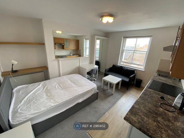 Studio for rent in Brunswick, Brighton & Hove