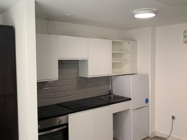 Studio for rent in Chinatown, Calderstones
