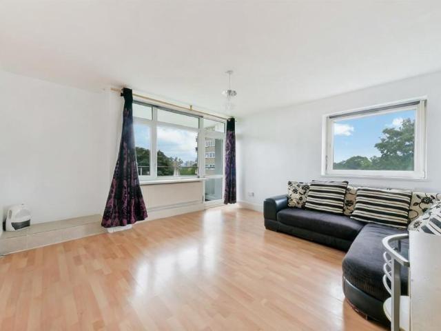 Apartment for rent in Roehampton, Greater London