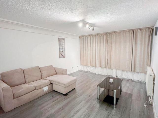 Apartment for rent in London Borough of Hounslow, Greater London