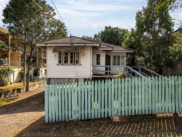 House for sale in Norman Park, Greater Brisbane