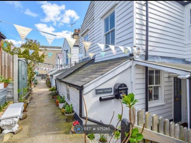 House for rent in Alton Barnes, Essex