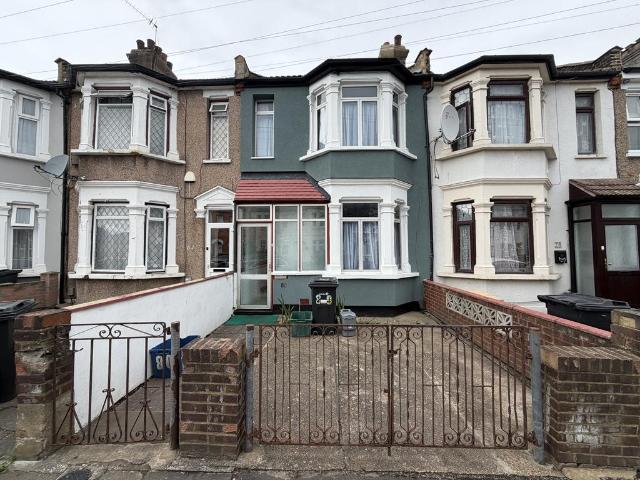 House for rent in Loxford, Greater London