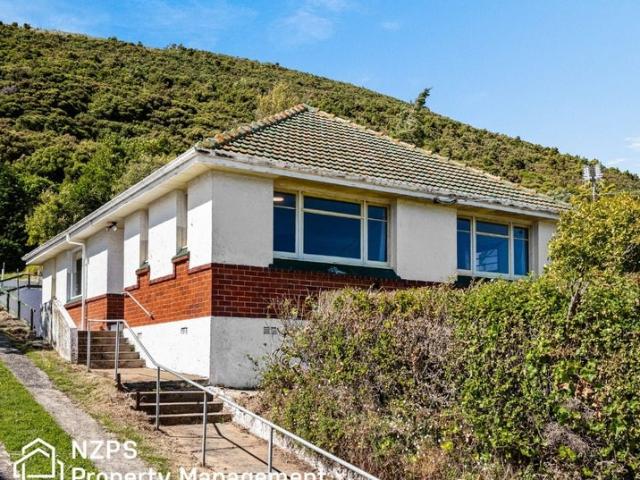 House for rent in Otakou