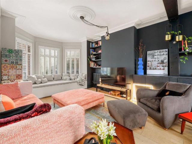 House for rent in Dudden Hill, Greater London
