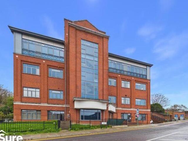 House for rent in Pouchen End, Hertfordshire