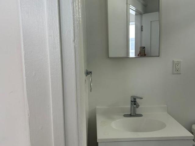 Apartment for rent in Canoga Park, California