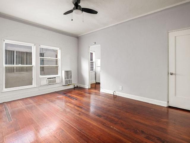 Apartment for rent in Canoga Park, California