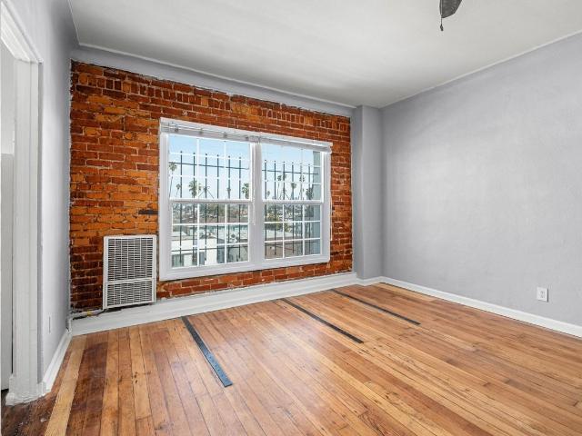 Apartment for rent in Canoga Park, California