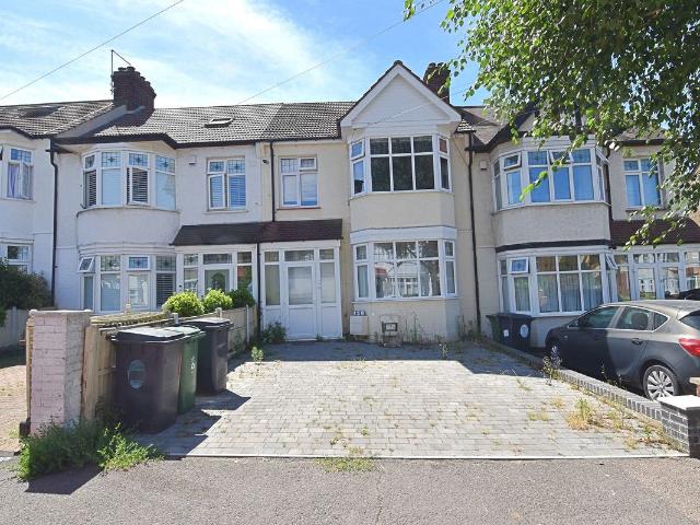 Apartment for rent in Chingford Mount, Highams Park