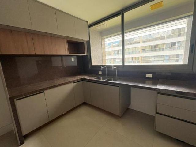 Apartamento venda em Região Geográfica Imediata do Distrito Federal, Região Integrada de Desenvolvimento do Distrito Federal e Entorno