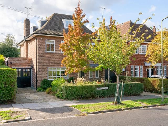 House for rent in London Borough of Barnet, Greater London