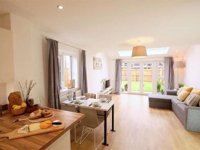 House for rent in Calderstones