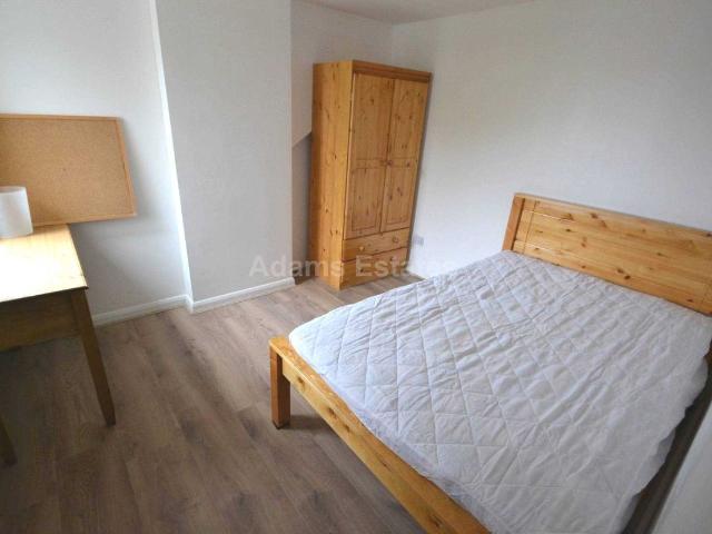 House for rent in Newtown, Reading