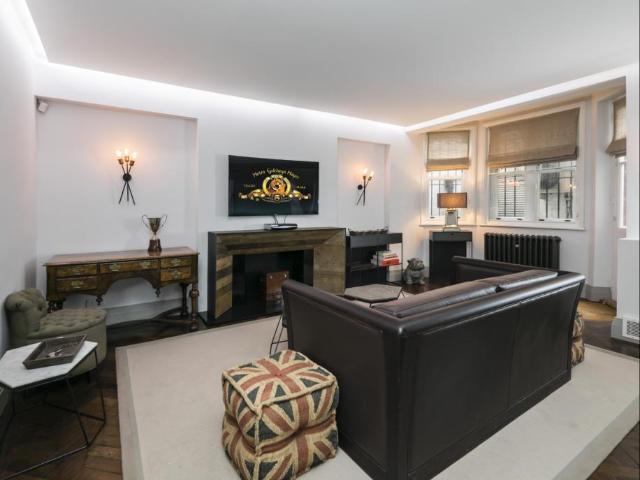 Apartment for rent in Mayfair, Greater London