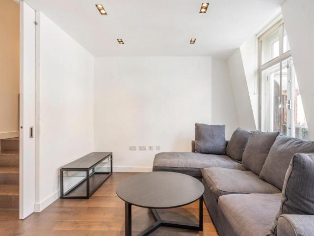 Apartment for rent in Mayfair, Greater London