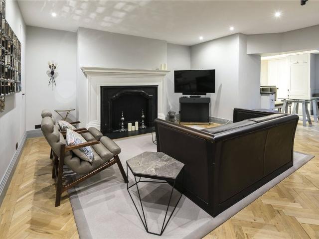 Apartment for rent in Mayfair, Greater London