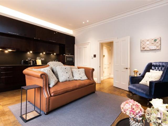 Apartment for rent in Mayfair, Greater London