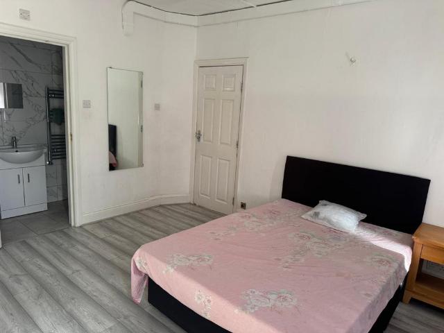 House for rent in Lane, Greater London