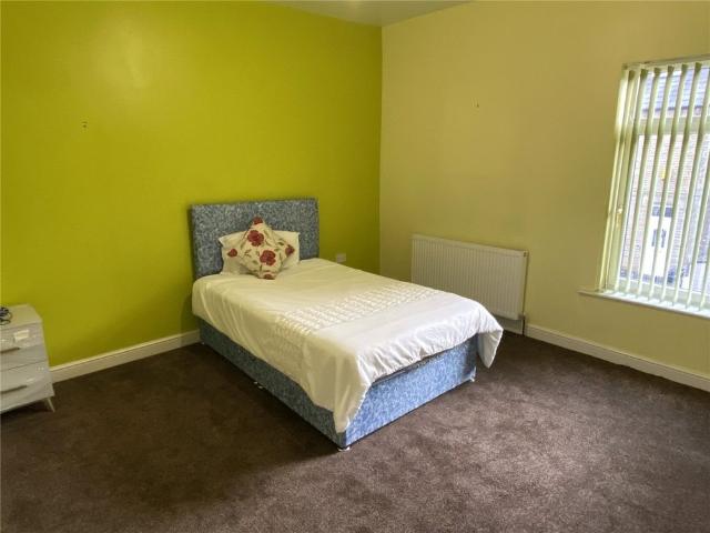 House for rent in Batley, Cross Bank