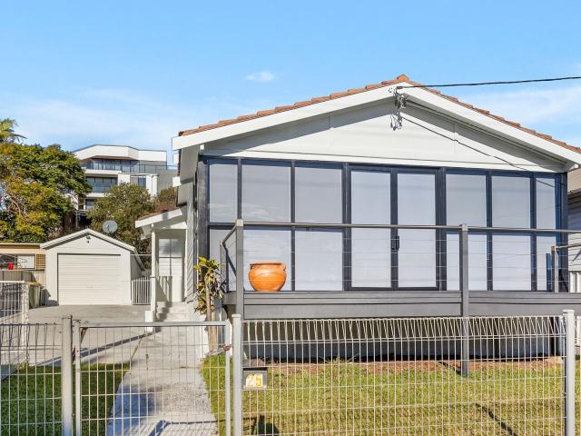 House for rent in Wollongong West, New South Wales