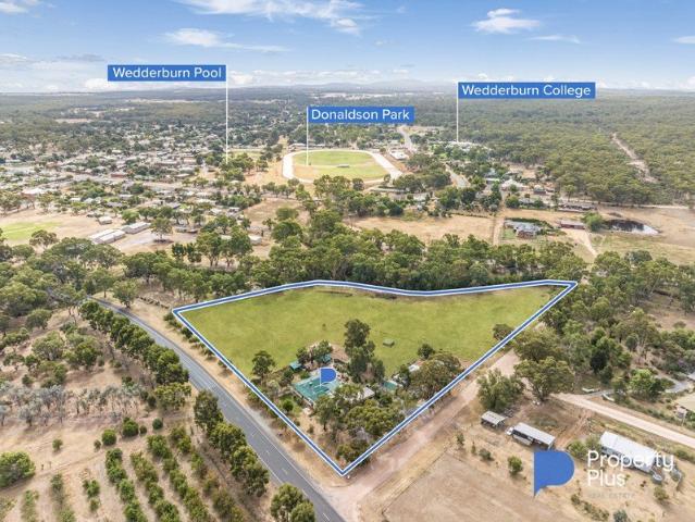 Cottage for sale in Wedderburn, Victoria