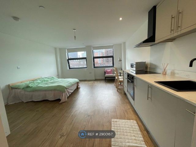 Studio for rent in City Centre, South Yorkshire