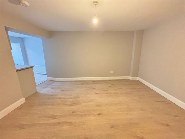 Apartment to rent in Bluebell, North Tipperary