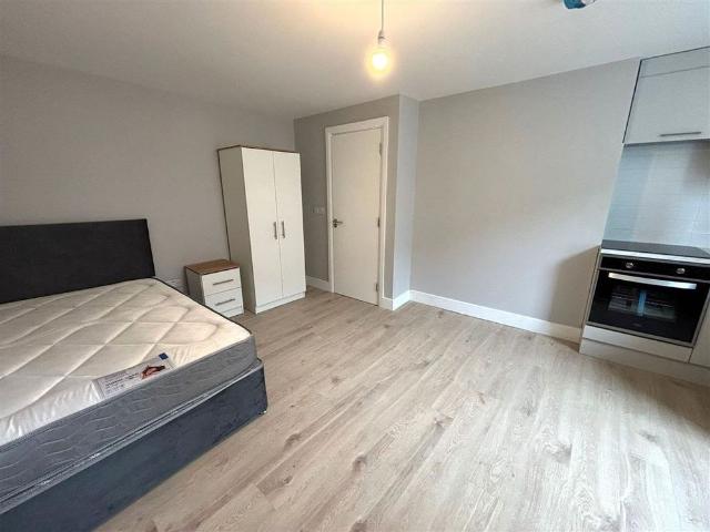 Apartment to rent in Bluebell, North Tipperary