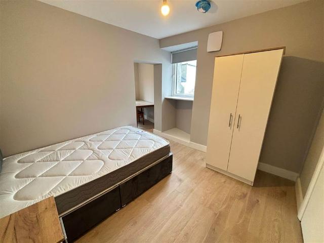 Apartment to rent in Bluebell, North Tipperary