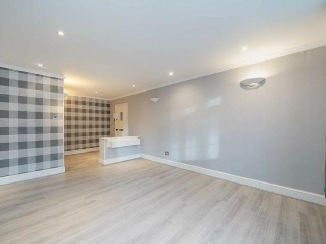 Apartment for rent in Brent Cross, Cat Hill