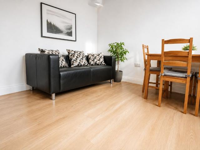 Apartment for rent in Bowes, Greater London