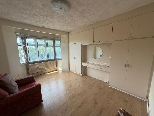 Room for rent in Dollis Hill, Greater London