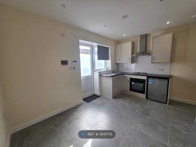 Studio for rent in London Borough of Brent, Greater London