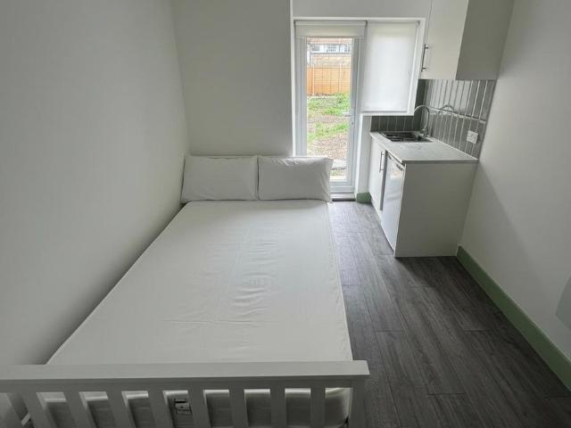 Studio for rent in New Southgate, Greater London