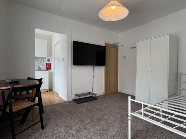 Studio for rent in Dollis Hill, Greater London