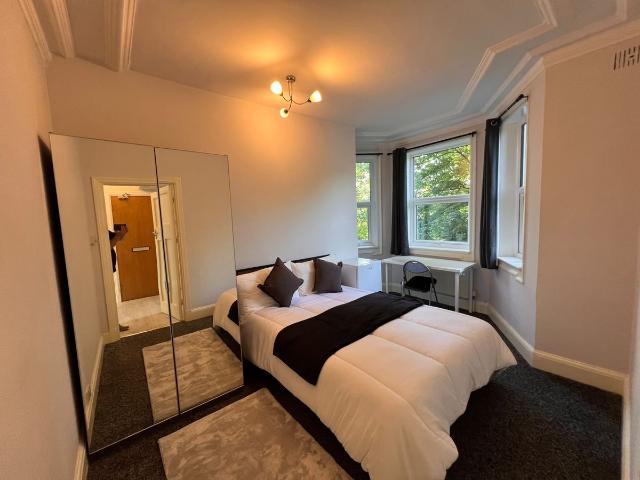 Room for rent in Brent Cross, Greater London