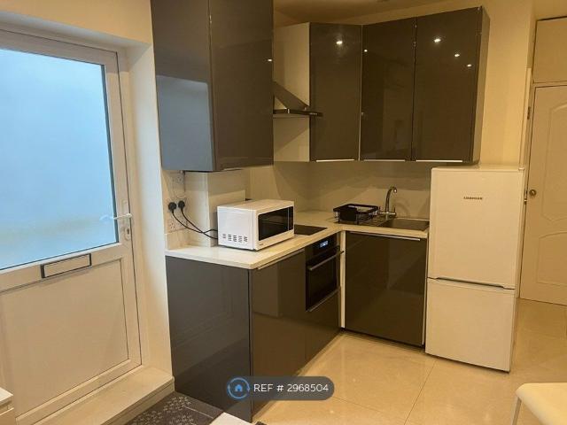 Studio for rent in Church End, Greater London