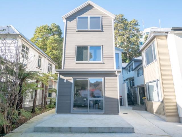 House for rent in Otakou
