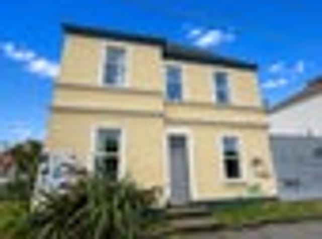 Townhouse for rent in Otakou